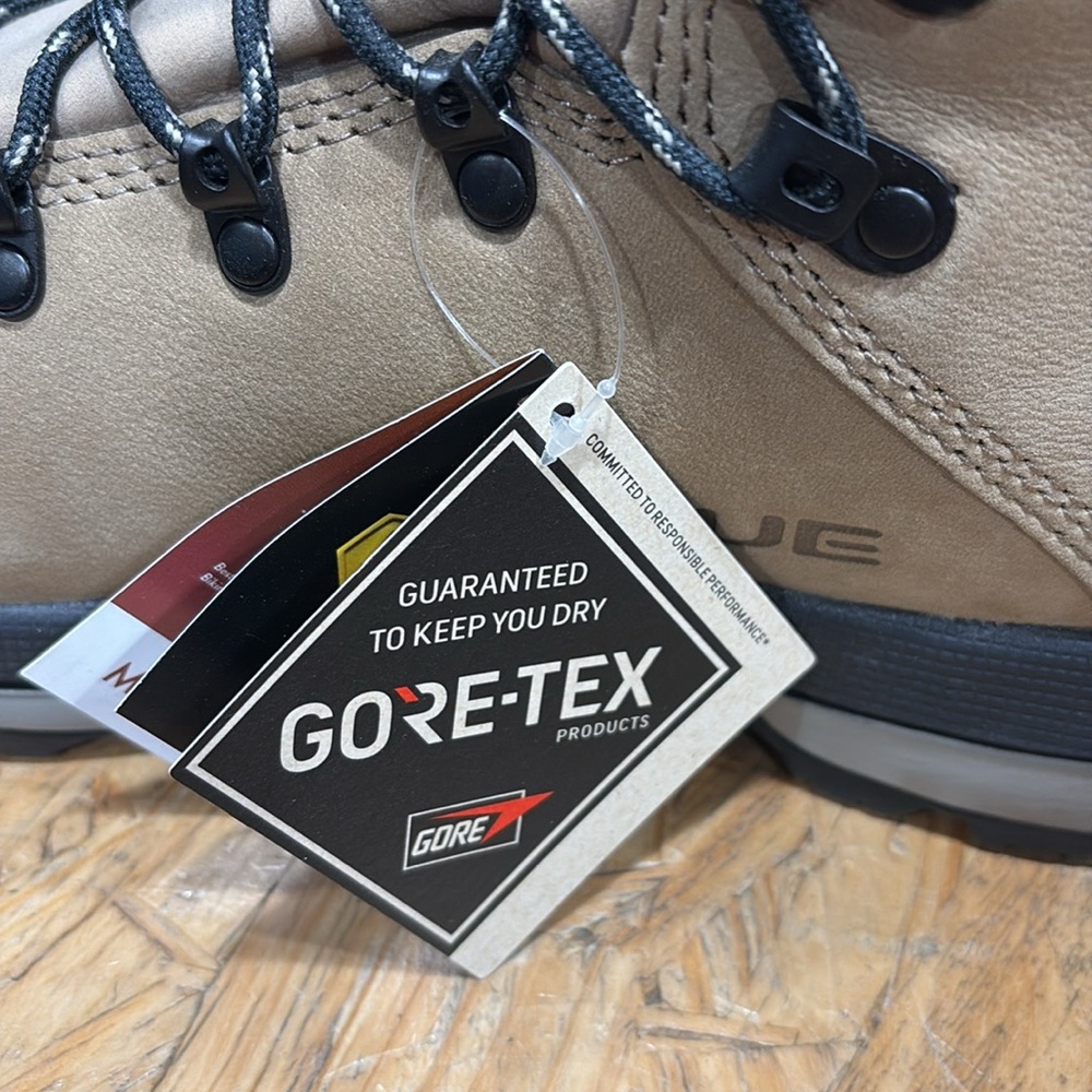 Brand new in box discontinued waterproof Gore-Tex Vasque St. Elias. - Picture 7 of 8